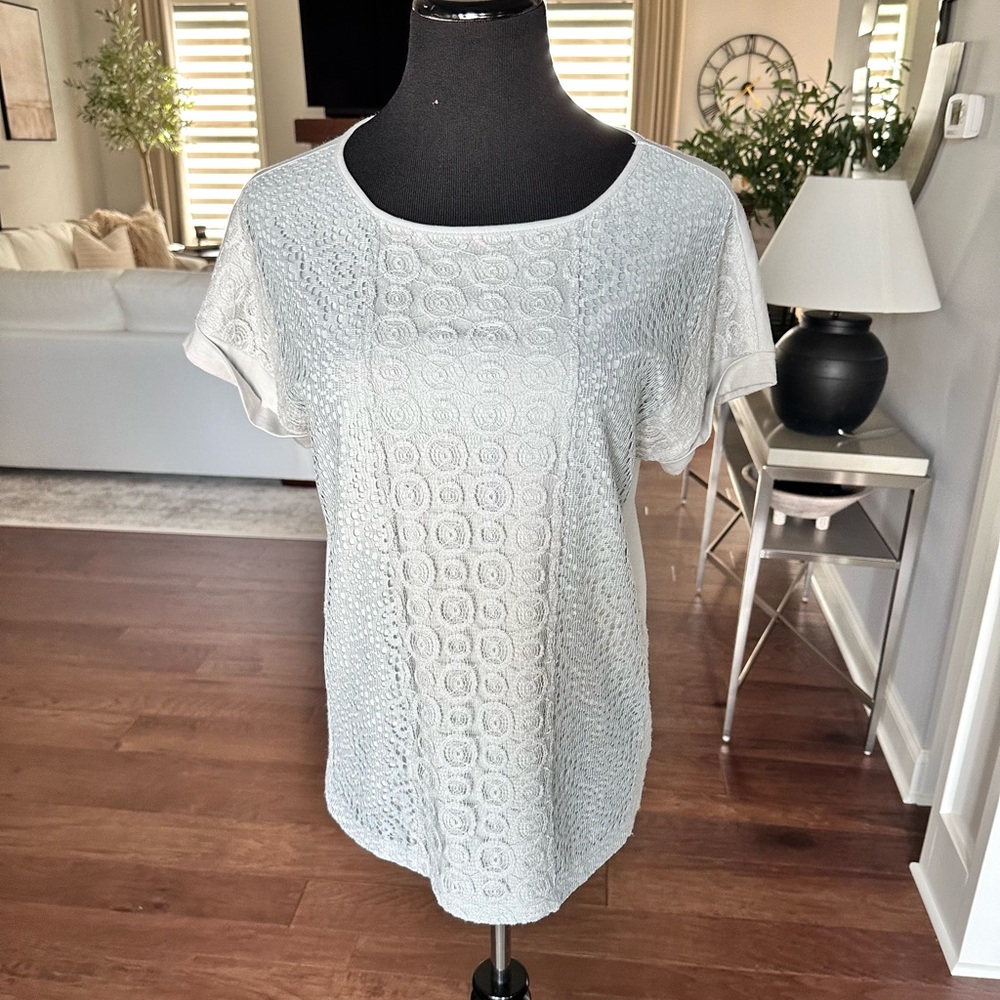 Chico’s Luxurious Soft Light Gray Lace Top, Size 1